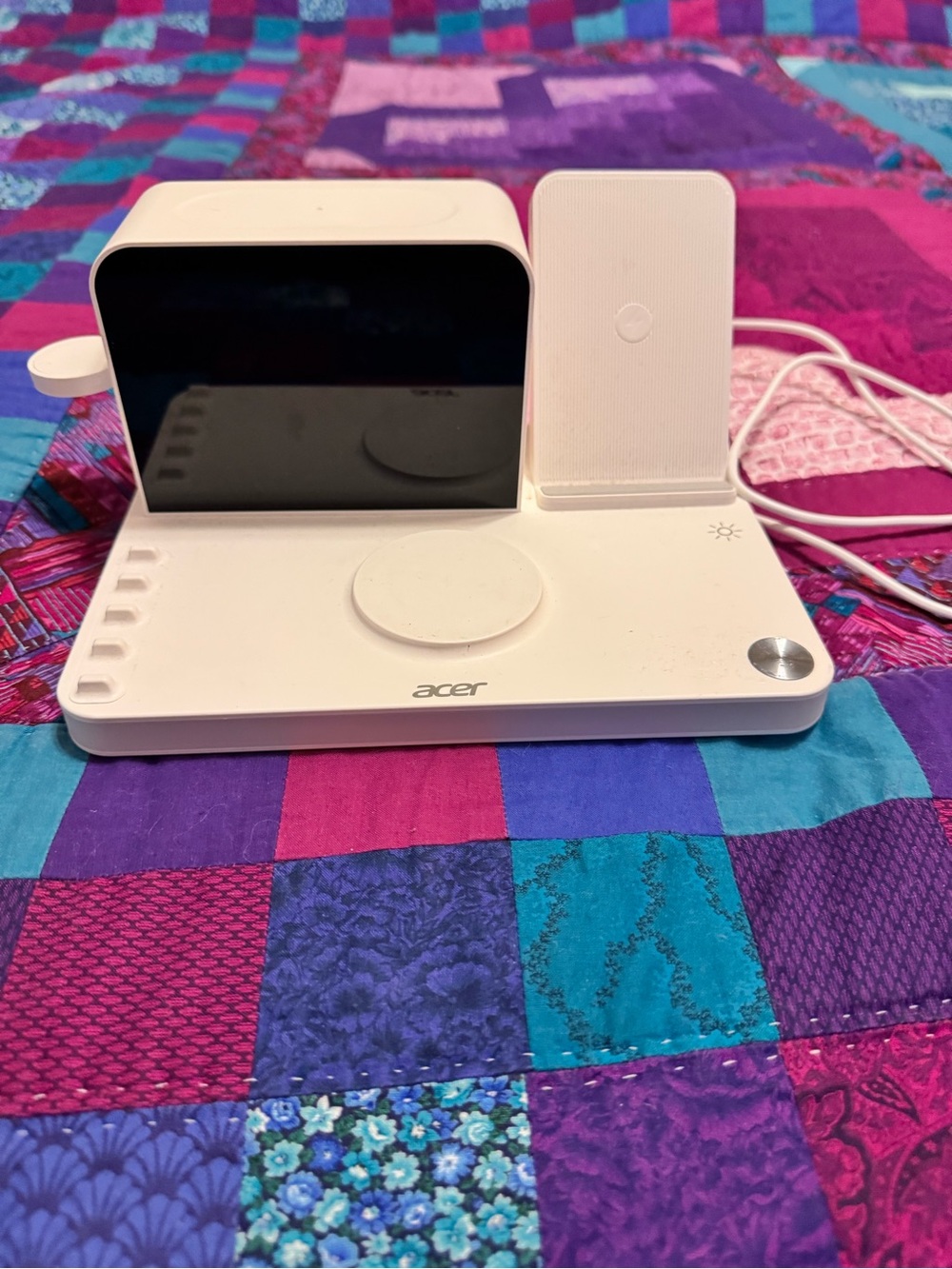 Acer White Multi-Device Charging Station with Stand and Display